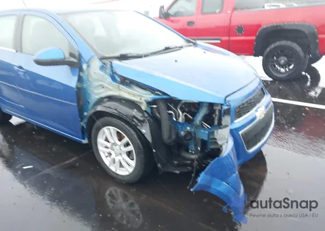 2016 Chevrolet Sonic Lt Manual из США, поврежденный, VIN 1G1JD6SB8G4177322